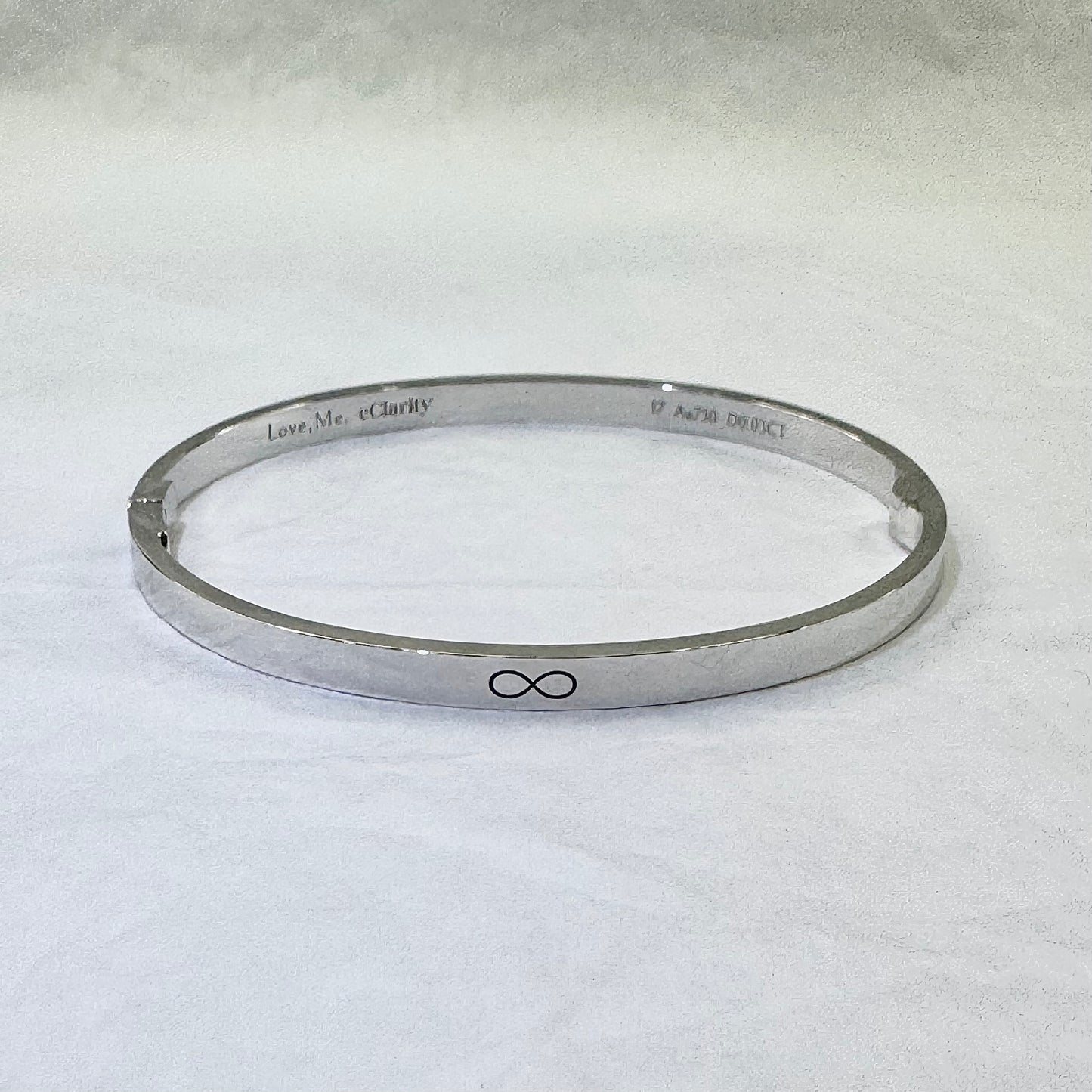 Love Me Bangle - White Gold