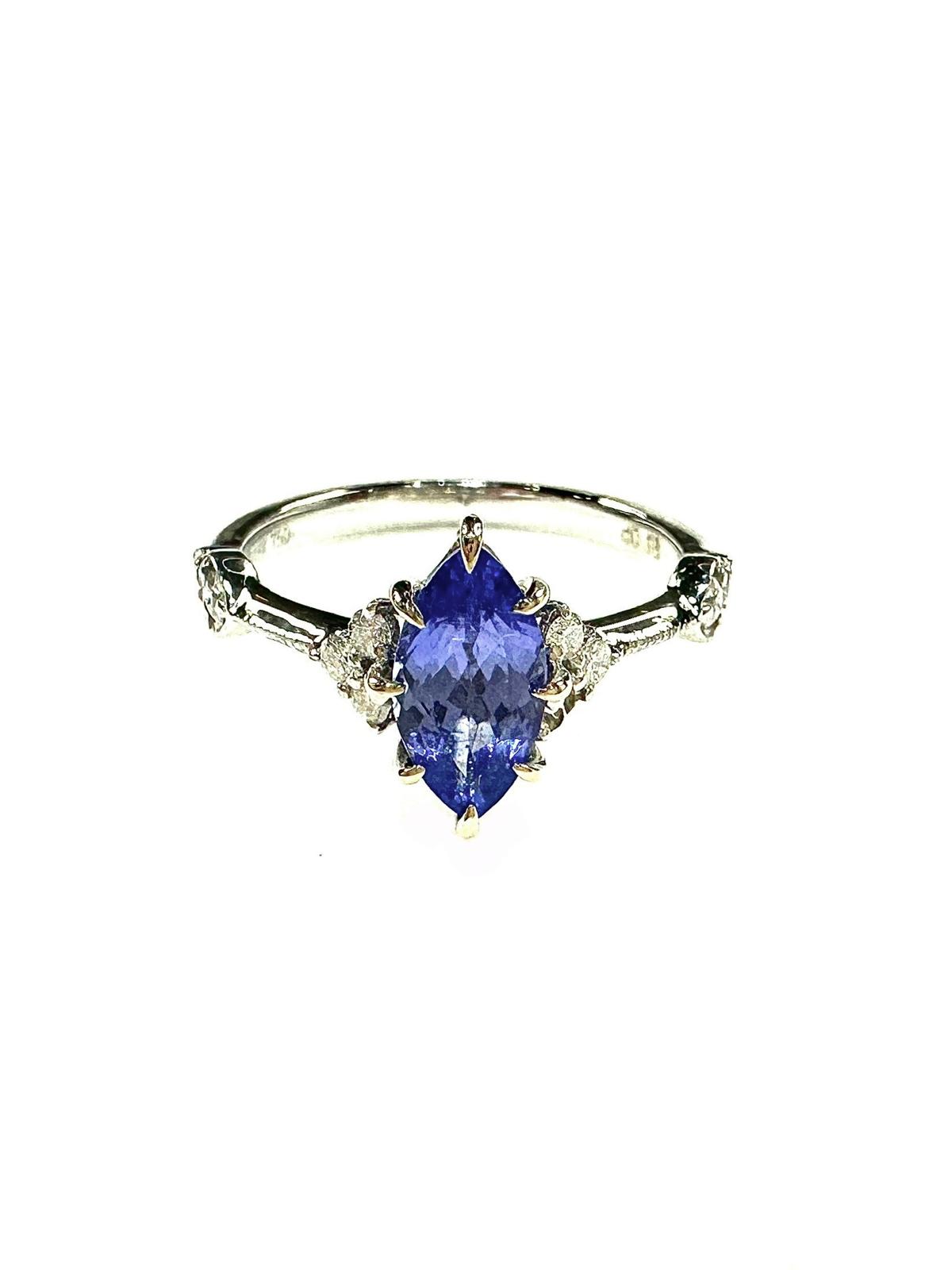 Marquise Bleu