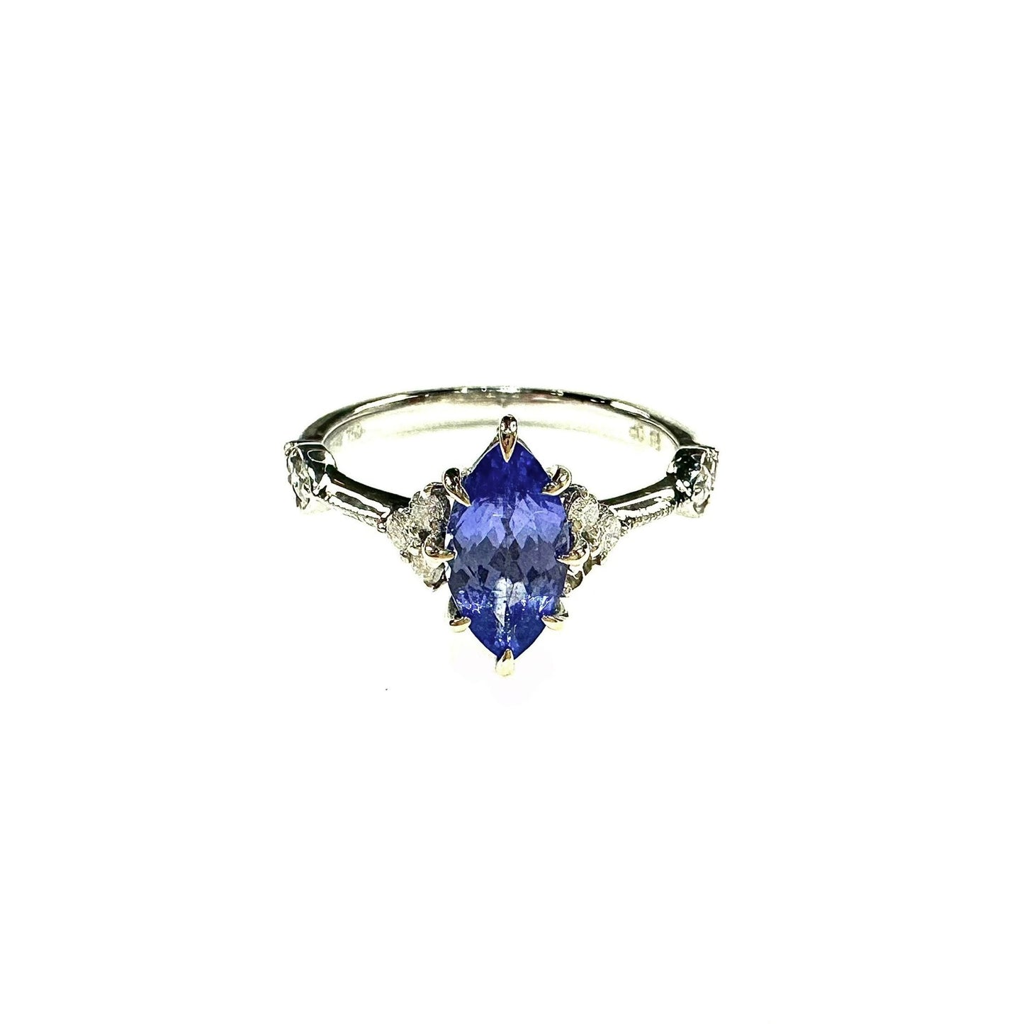 Marquise Bleu