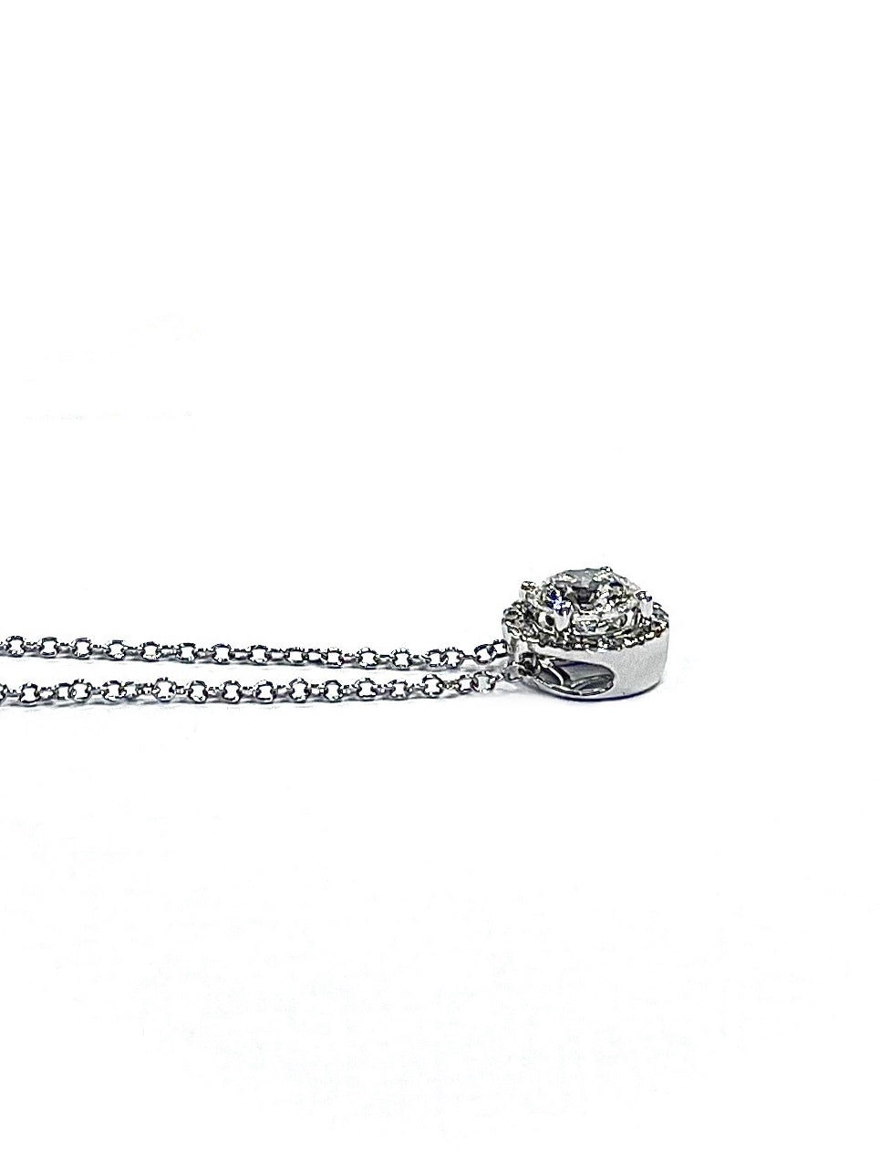 Round Halo Diamond Pendant