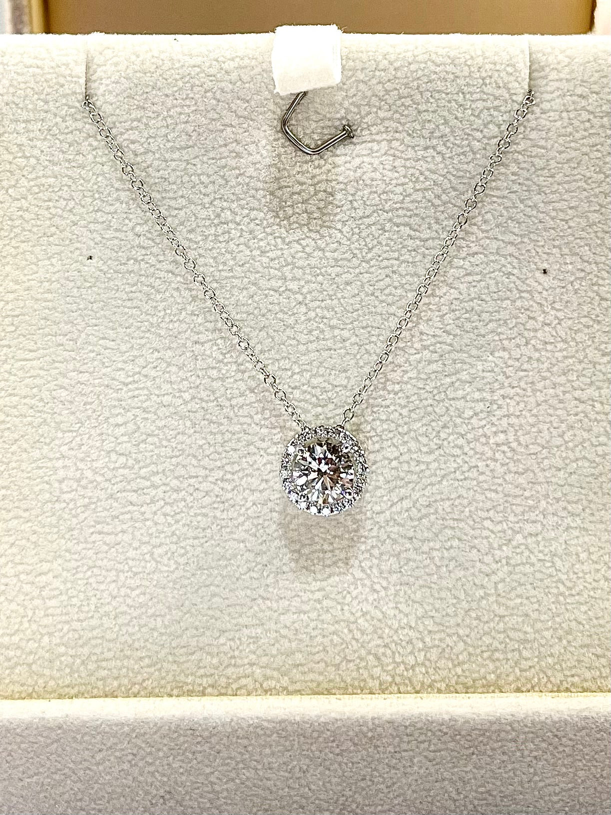 Round Halo Diamond Pendant